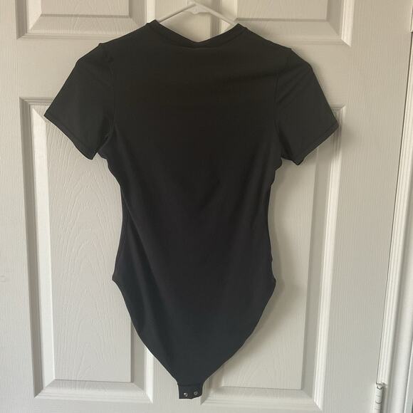Skims Fits Everybody T-Shirt Bodysuit Short Sleeve Onyx Black Size Medium - Picture 4 of 4